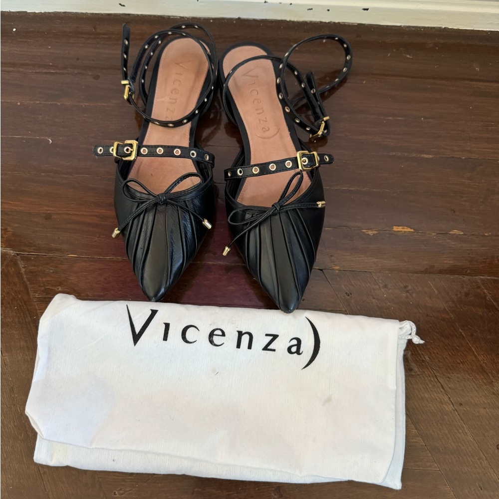 Vicenza black flats